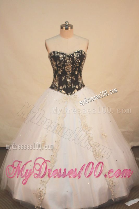 Beautiful Black and White Dresses 15 with Beading and Appliques